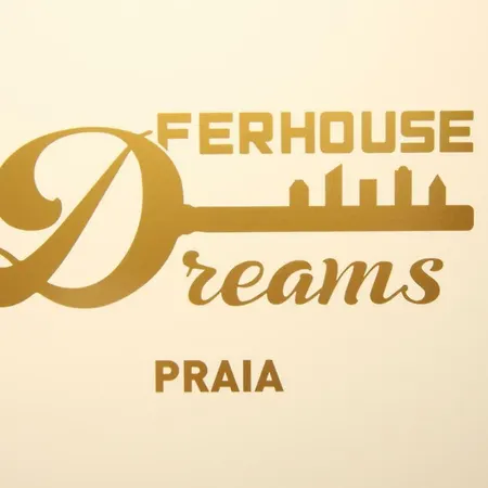 Ferhousedreams-praia ナザレ